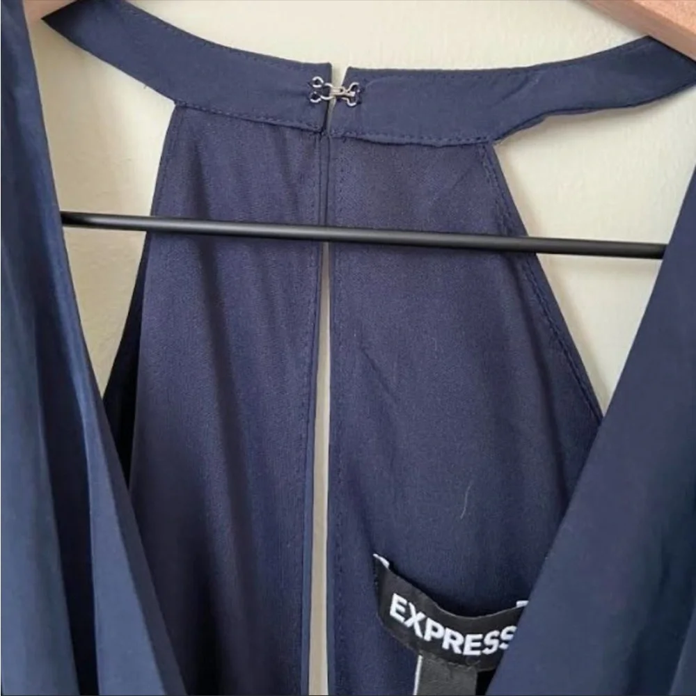 NEW EXPRESS Belted Surplice Jumpsuit in Navy  Sz 6 - Picture 7 of 9